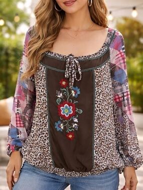 New Double D Ranch Yoakum Texas Embroidered Patchwork Top Size Medium